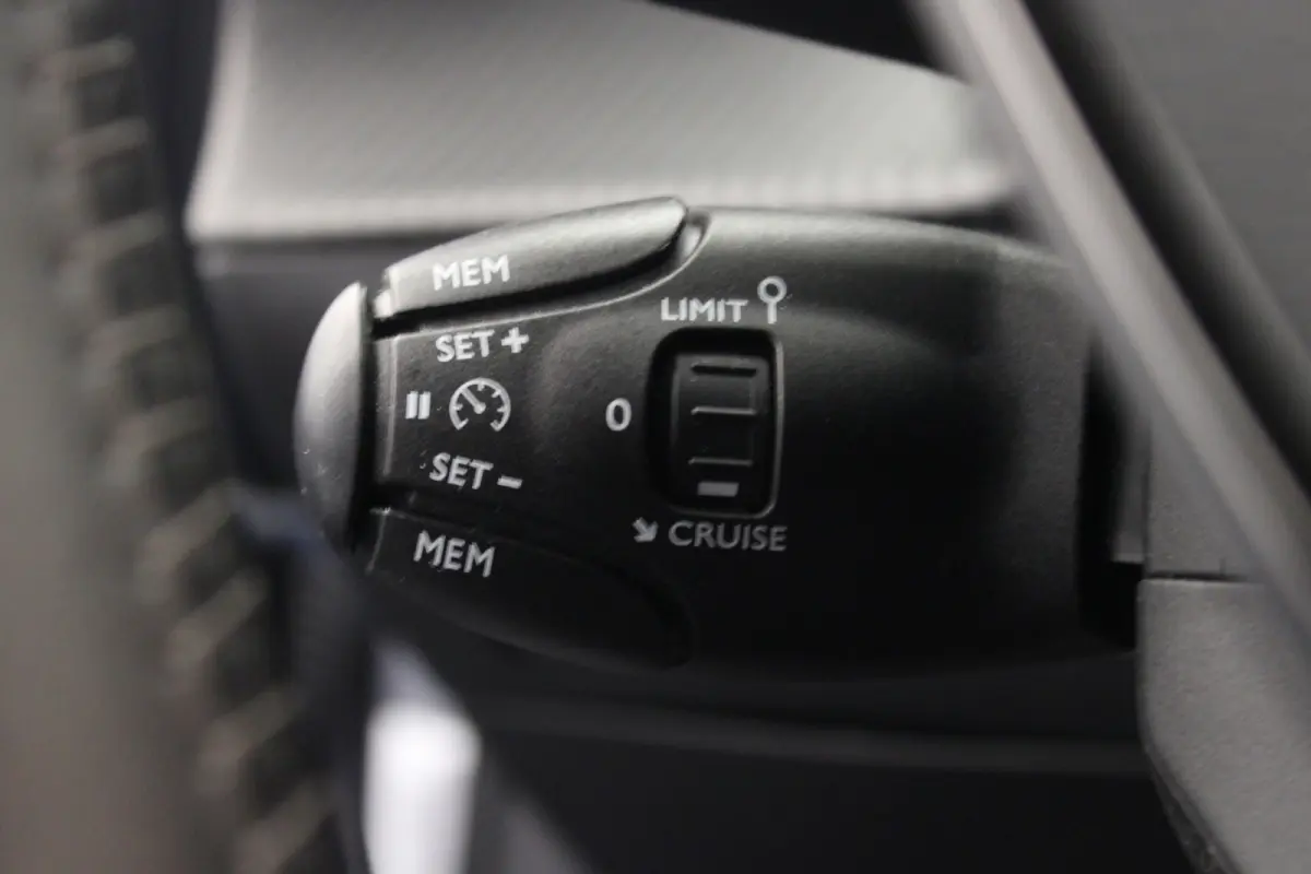 1.2 PureTech Active Pack |Navi|Carplay|