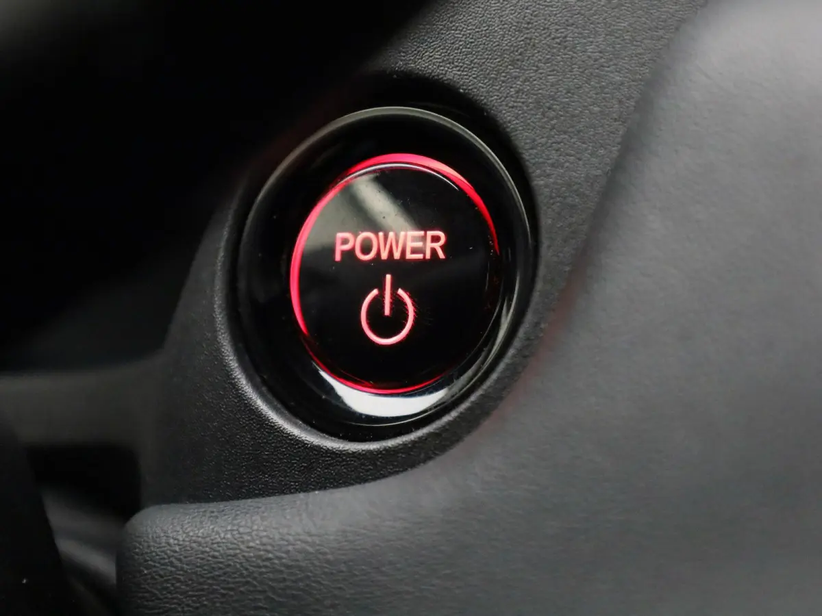 1.5 e:HEV Elegance | ACHTERUITRIJCAMERA | NAVIGATIE | BLUETOOTH | CRUISE CONTRL | LED VERLICHTING | LICHTMETALEN VELGEN | DAB RADIO | RIJSTROOKHULP | DIGITAL COCKPIT \