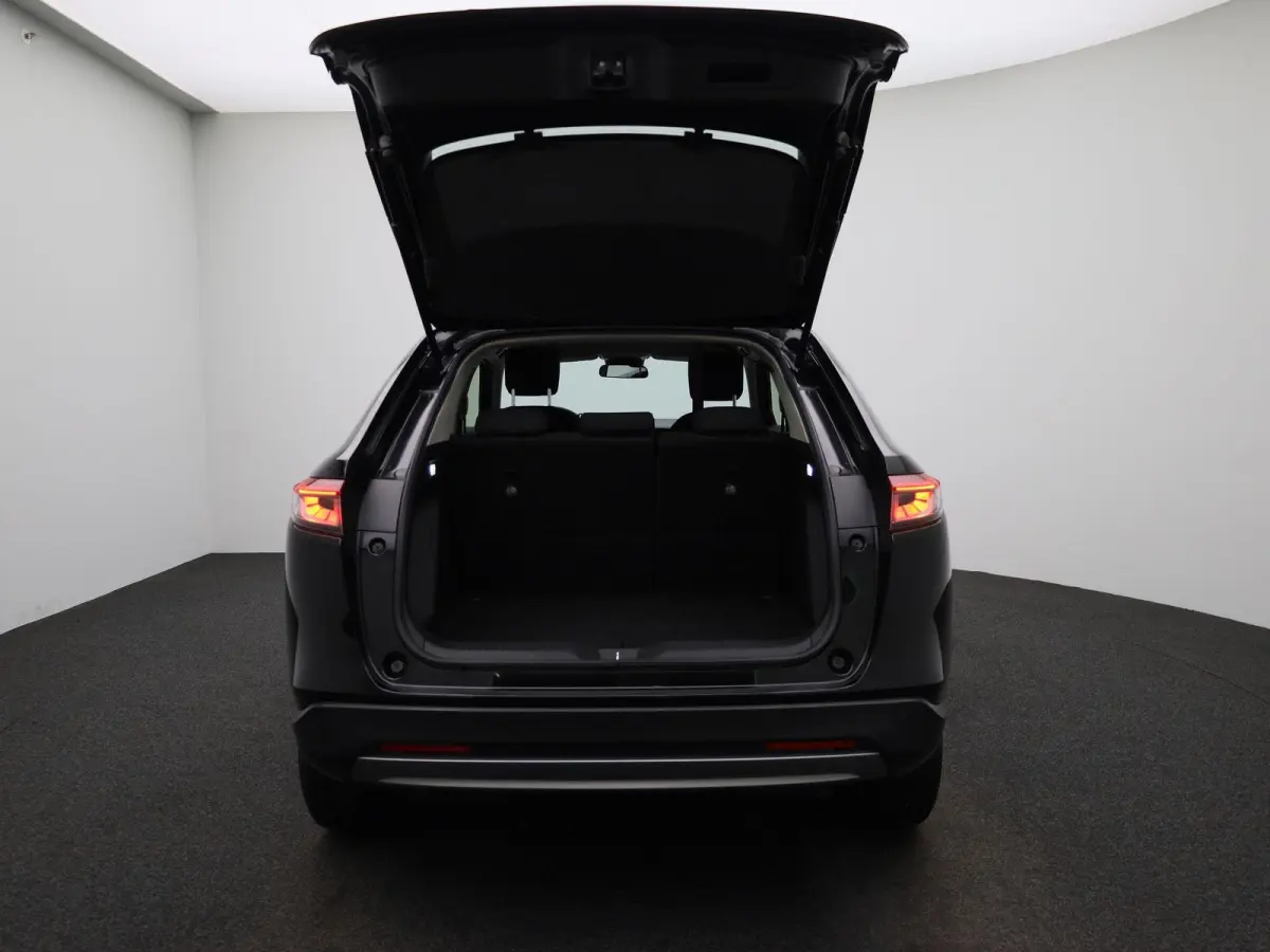 1.5 e:HEV Elegance | ACHTERUITRIJCAMERA | NAVIGATIE | BLUETOOTH | CRUISE CONTRL | LED VERLICHTING | LICHTMETALEN VELGEN | DAB RADIO | RIJSTROOKHULP | DIGITAL COCKPIT \