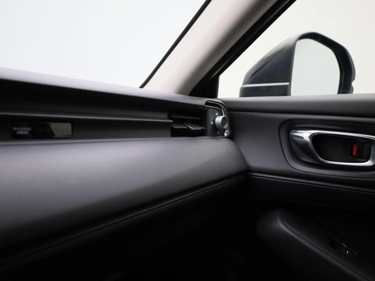 1.5 e:HEV Elegance | ACHTERUITRIJCAMERA | NAVIGATIE | BLUETOOTH | CRUISE CONTRL | LED VERLICHTING | LICHTMETALEN VELGEN | DAB RADIO | RIJSTROOKHULP | DIGITAL COCKPIT \