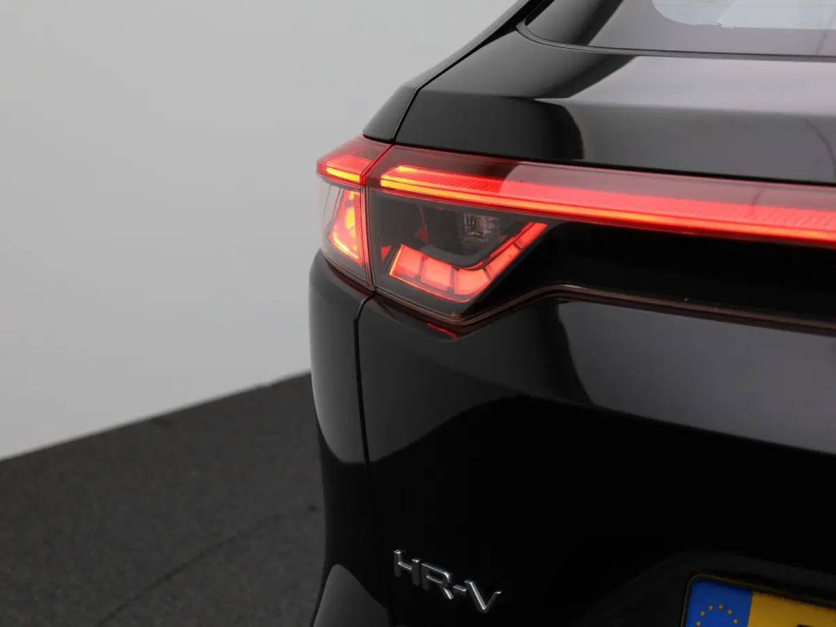 1.5 e:HEV Elegance | ACHTERUITRIJCAMERA | NAVIGATIE | BLUETOOTH | CRUISE CONTRL | LED VERLICHTING | LICHTMETALEN VELGEN | DAB RADIO | RIJSTROOKHULP | DIGITAL COCKPIT \