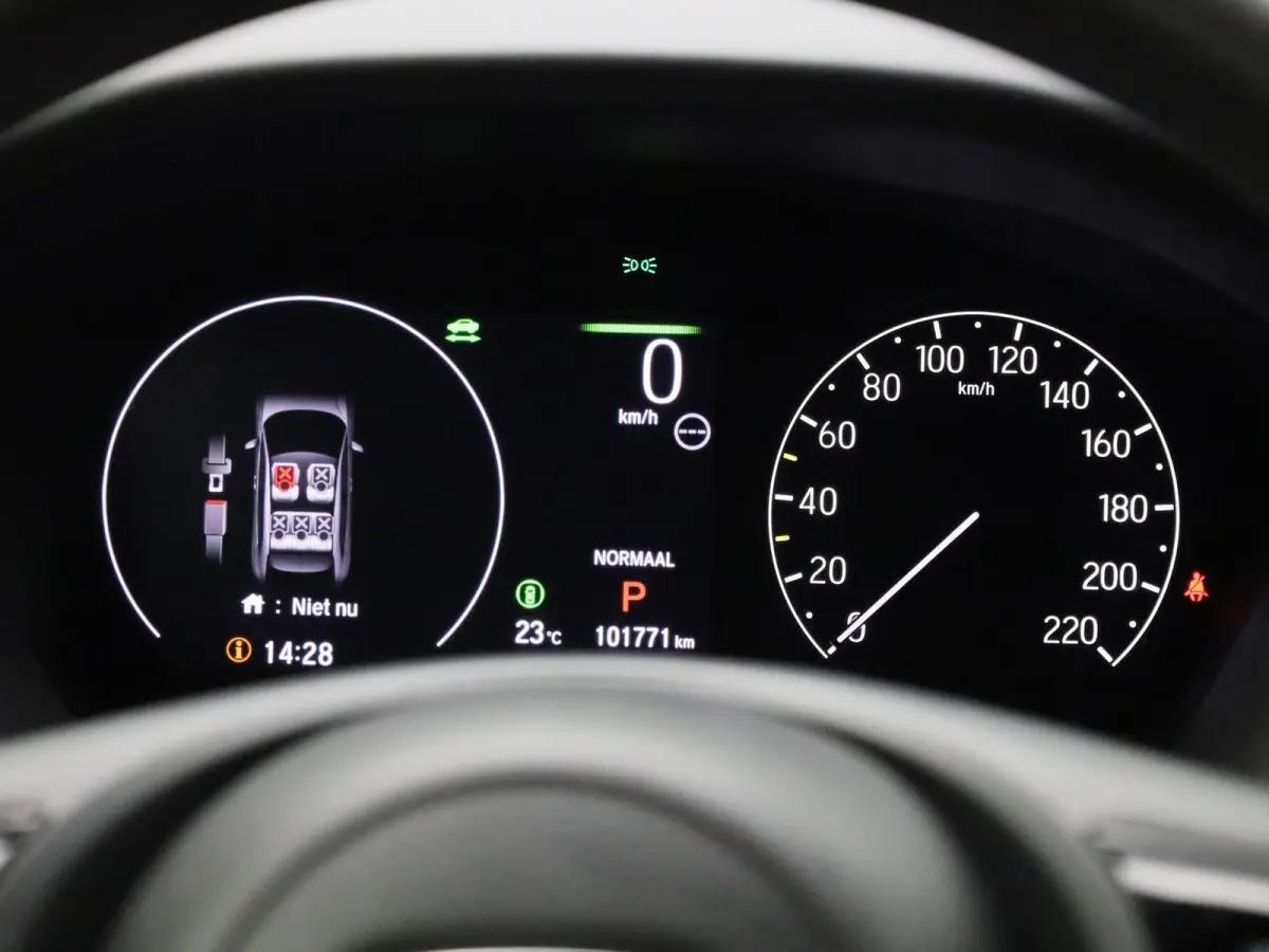 1.5 e:HEV Elegance | ACHTERUITRIJCAMERA | NAVIGATIE | BLUETOOTH | CRUISE CONTRL | LED VERLICHTING | LICHTMETALEN VELGEN | DAB RADIO | RIJSTROOKHULP | DIGITAL COCKPIT \