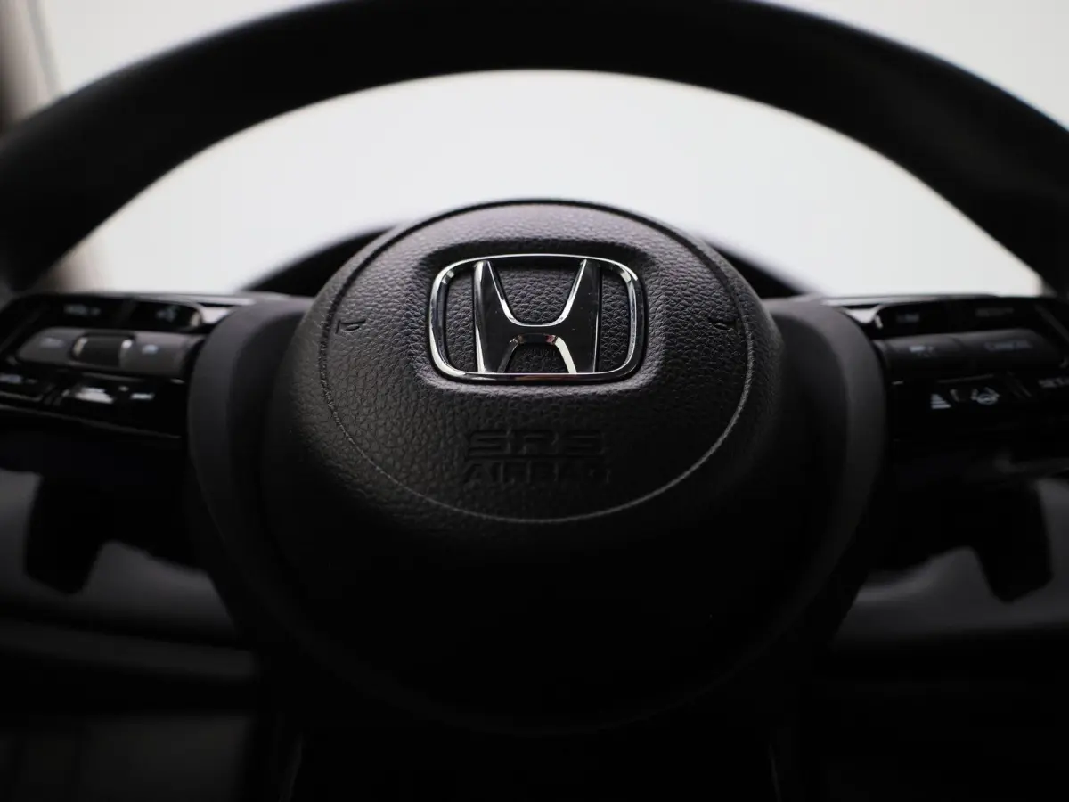 1.5 e:HEV Elegance | ACHTERUITRIJCAMERA | NAVIGATIE | BLUETOOTH | CRUISE CONTRL | LED VERLICHTING | LICHTMETALEN VELGEN | DAB RADIO | RIJSTROOKHULP | DIGITAL COCKPIT \