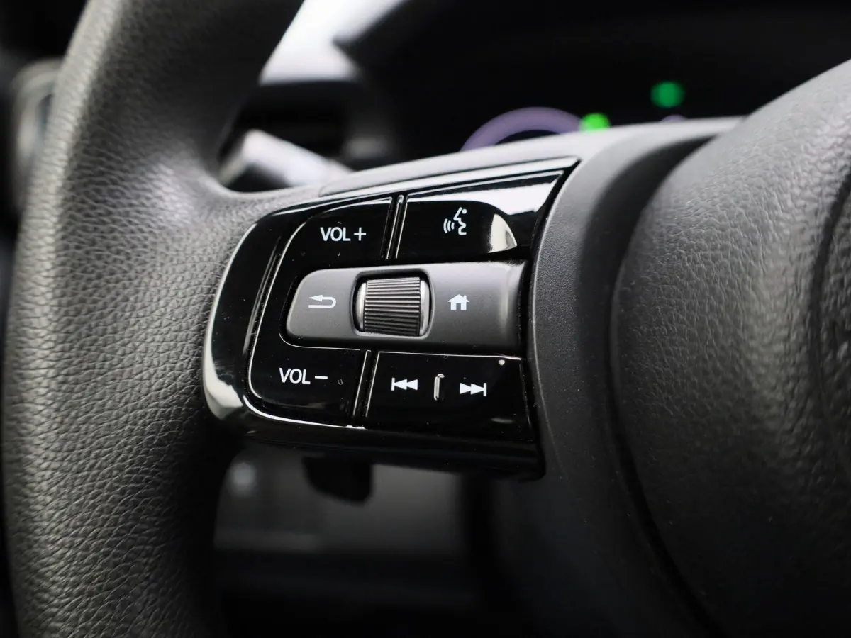 1.5 e:HEV Elegance | ACHTERUITRIJCAMERA | NAVIGATIE | BLUETOOTH | CRUISE CONTRL | LED VERLICHTING | LICHTMETALEN VELGEN | DAB RADIO | RIJSTROOKHULP | DIGITAL COCKPIT \