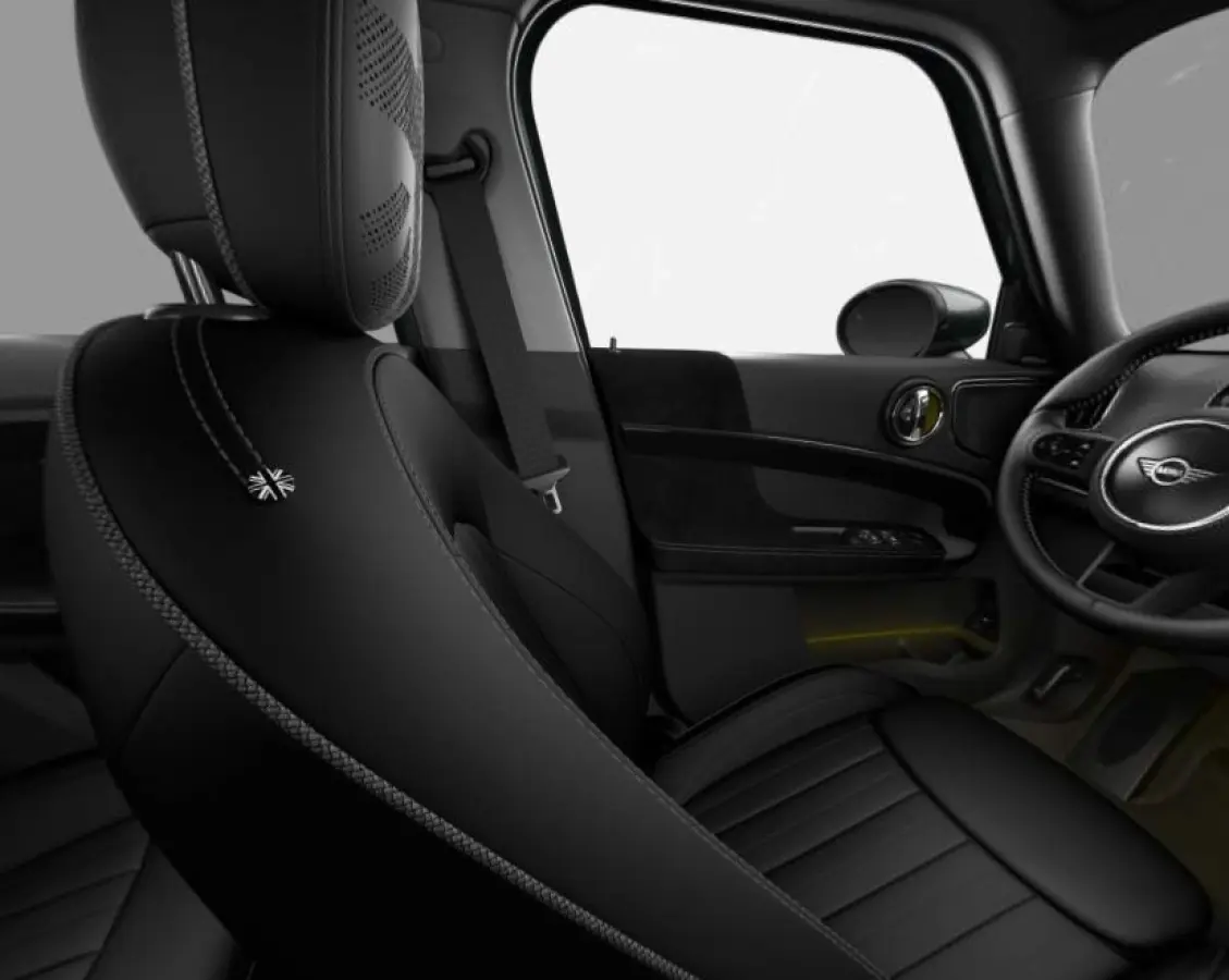 Cooper ALL4 Panoramadak - Active Cruise Control - Harman Kardon - Head up - Elektrisch verstelbare/verwarmde stoelen - Driving/Parking Assistant - Comfort acces -