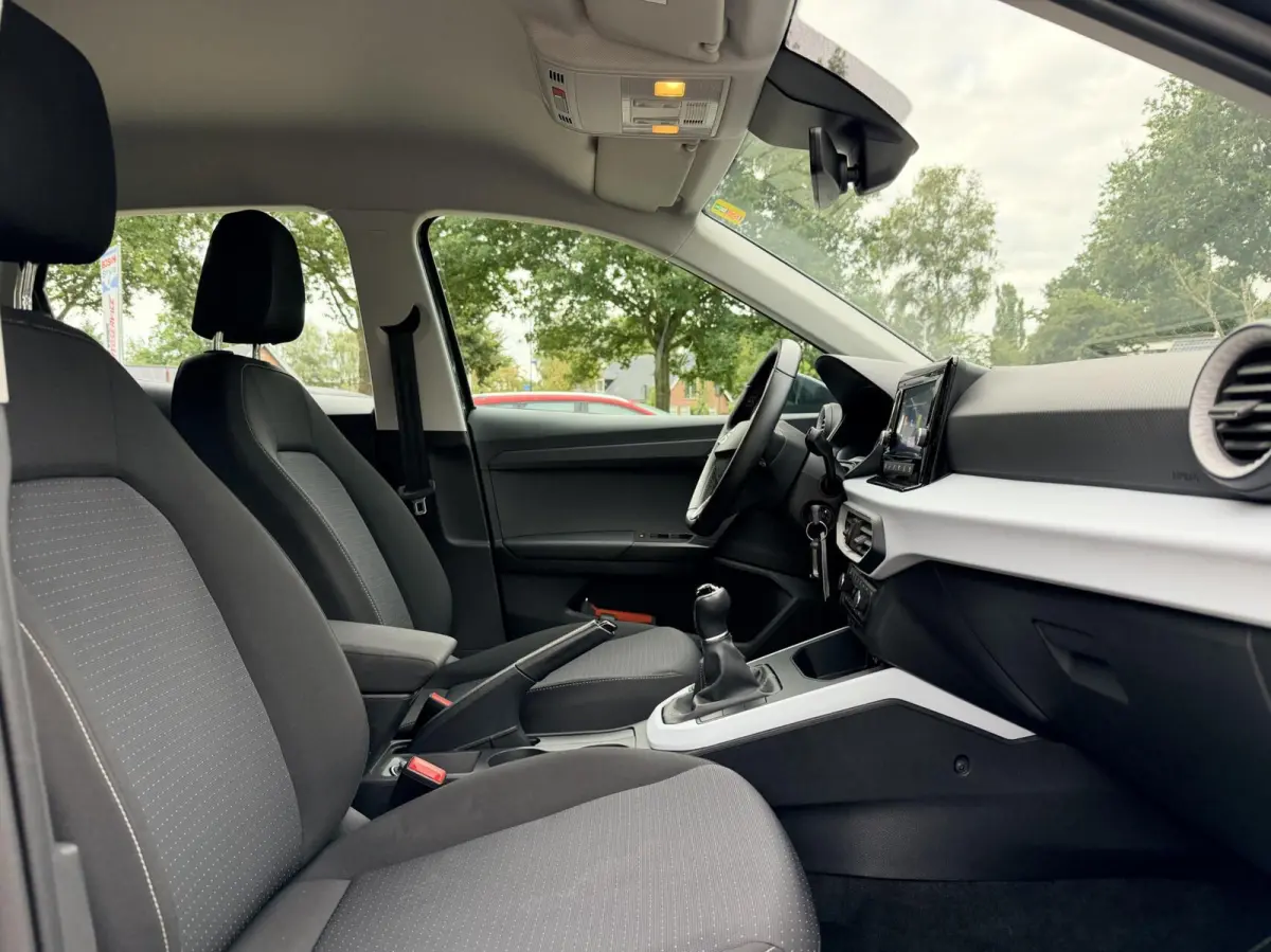 1.0 TSI Style Business Connect | Cruise | Digital Dashboard | Carplay | Led | Dealer Onderhouden