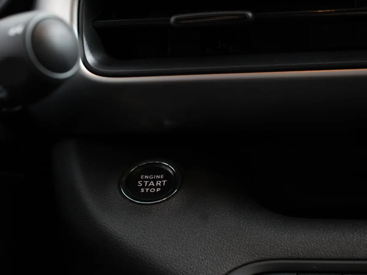1.2 e-Hybrid Altitude Automaat Climate control Adaptieve cruise control Led Achteruitrijcamera Parkeersensoren achter Lichtmetalen velgen Apple Carplay/ Android Auto