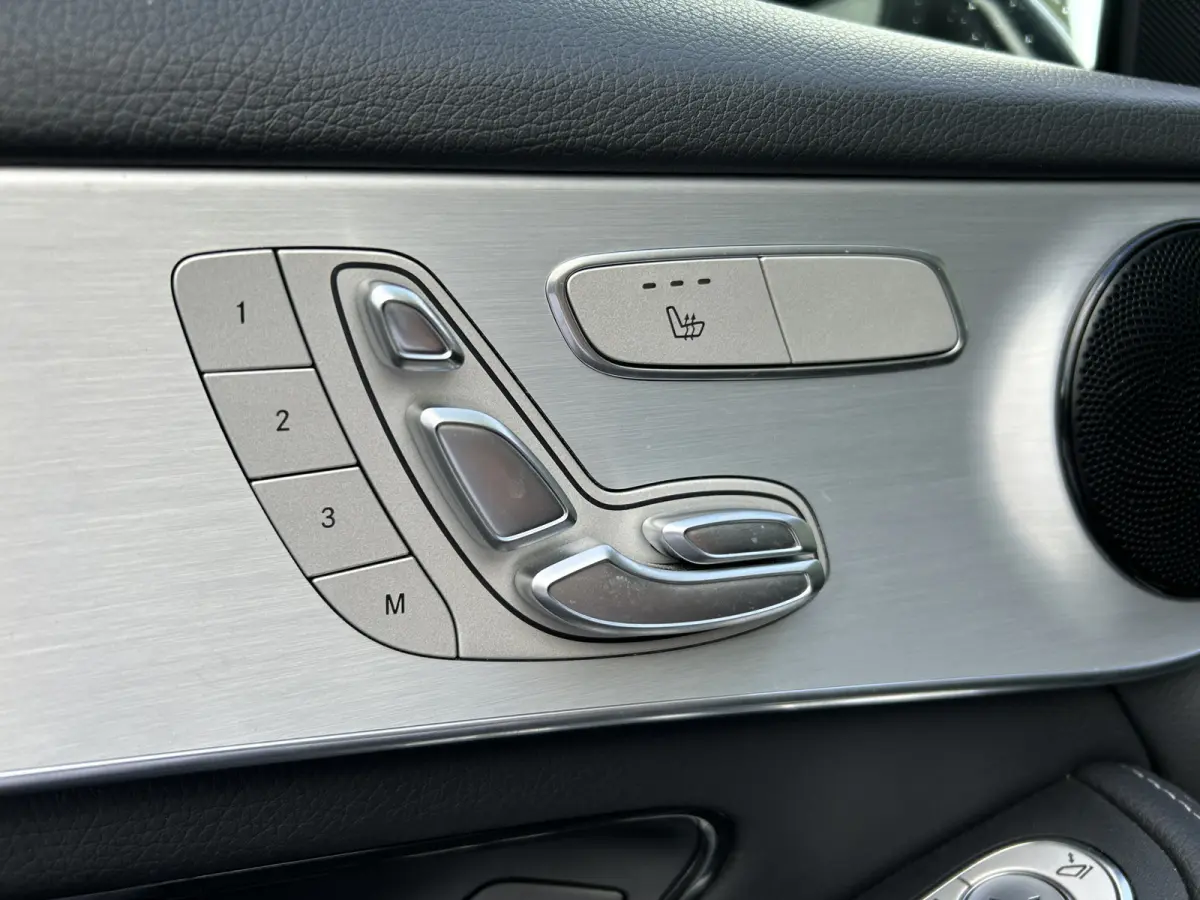 AMG // Panoramadak // Memory Stoelen // 360 Camera // Carplay // Keyless Entry // Privacy Glass // Elek. Achterklep // 20" AMG Velgen