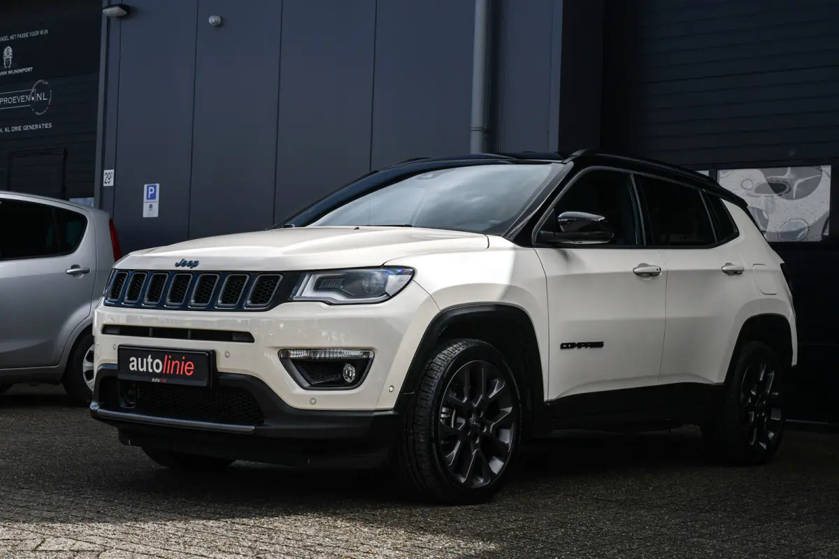 4xe 240 Plug-in Hybrid S, Leder, Memory, Camera, Stoelvent, Alpine, Keyless!