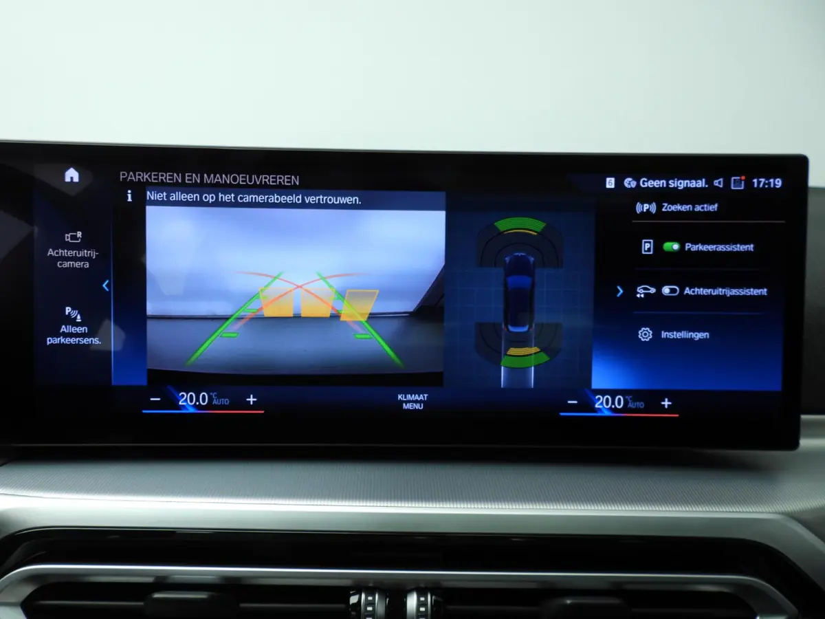 318i | M-Sportpakket | LED | Leder | Navigatie | Panoramadak | Sportstoelen | DAB | Hifi speakers | Alu 19 inch