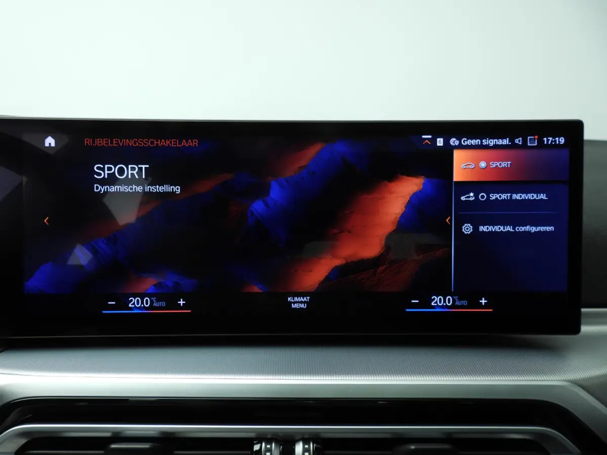 318i | M-Sportpakket | LED | Leder | Navigatie | Panoramadak | Sportstoelen | DAB | Hifi speakers | Alu 19 inch