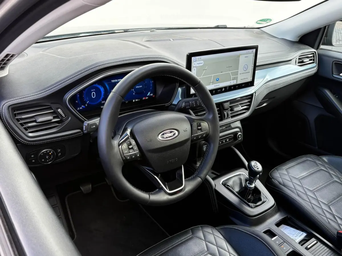 1.0 EcoBoost 125pk Hybrid Active Vignale | Leder | Panoramadak | B&O sound | Trekhaak