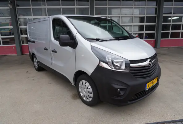 CDTI 126pk L1H1 Sport EcoFlex V054 | Airco | Cruise | Navi | Met inrichting en omvormer