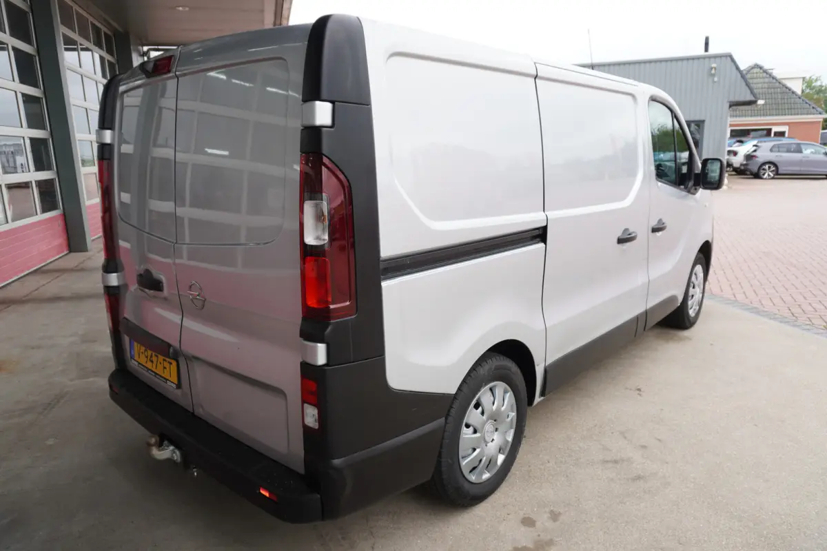 CDTI 126pk L1H1 Sport EcoFlex V054 | Airco | Cruise | Navi | Met inrichting en omvormer