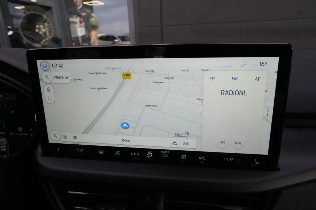 2.5 PHEV ST-Line | 243PK | 2100KG | Winterpakket | ACC | Camera | Kortom: een zeer complete, krachtige en moderne Kuga ST-Line met slechts 15 km, 243 pk, plug-in hybride techniek en maar lie