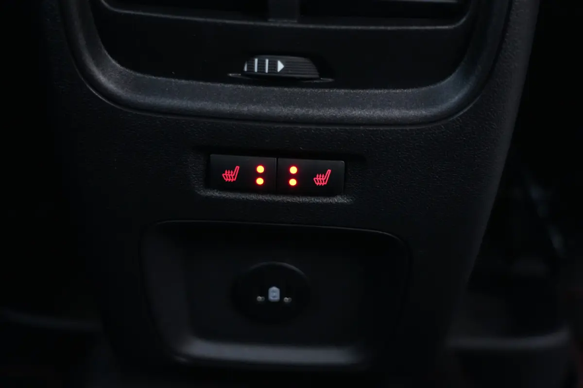 2.5 PHEV ST-Line | 243PK | 2100KG | Winterpakket | ACC | Camera | Kortom: een zeer complete, krachtige en moderne Kuga ST-Line met slechts 15 km, 243 pk, plug-in hybride techniek en maar lie