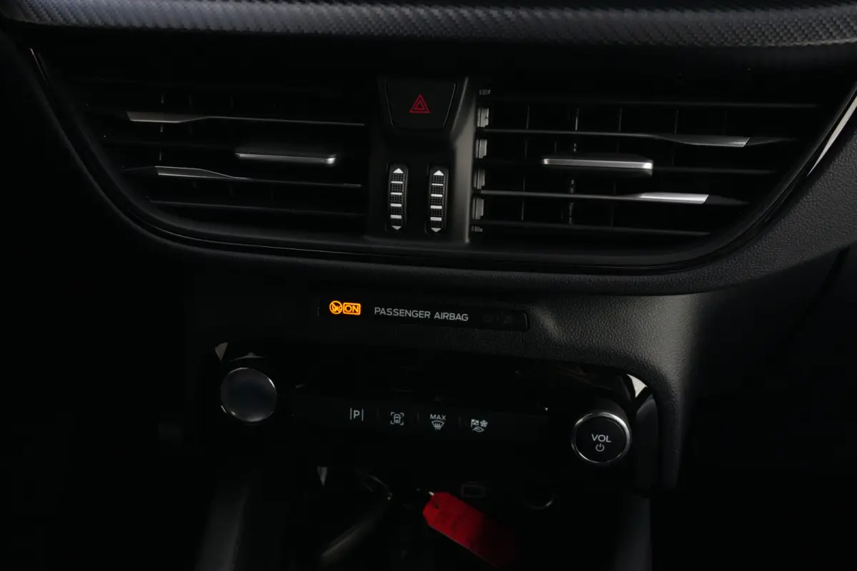 2.5 PHEV ST-Line | 243PK | Winterpakket | ACC | Camera | 2100KG | Kortom: een zeer complete, krachtige en moderne Kuga ST-Line met slechts 15 km, 243 pk, plug-in hybride techniek en maar lie