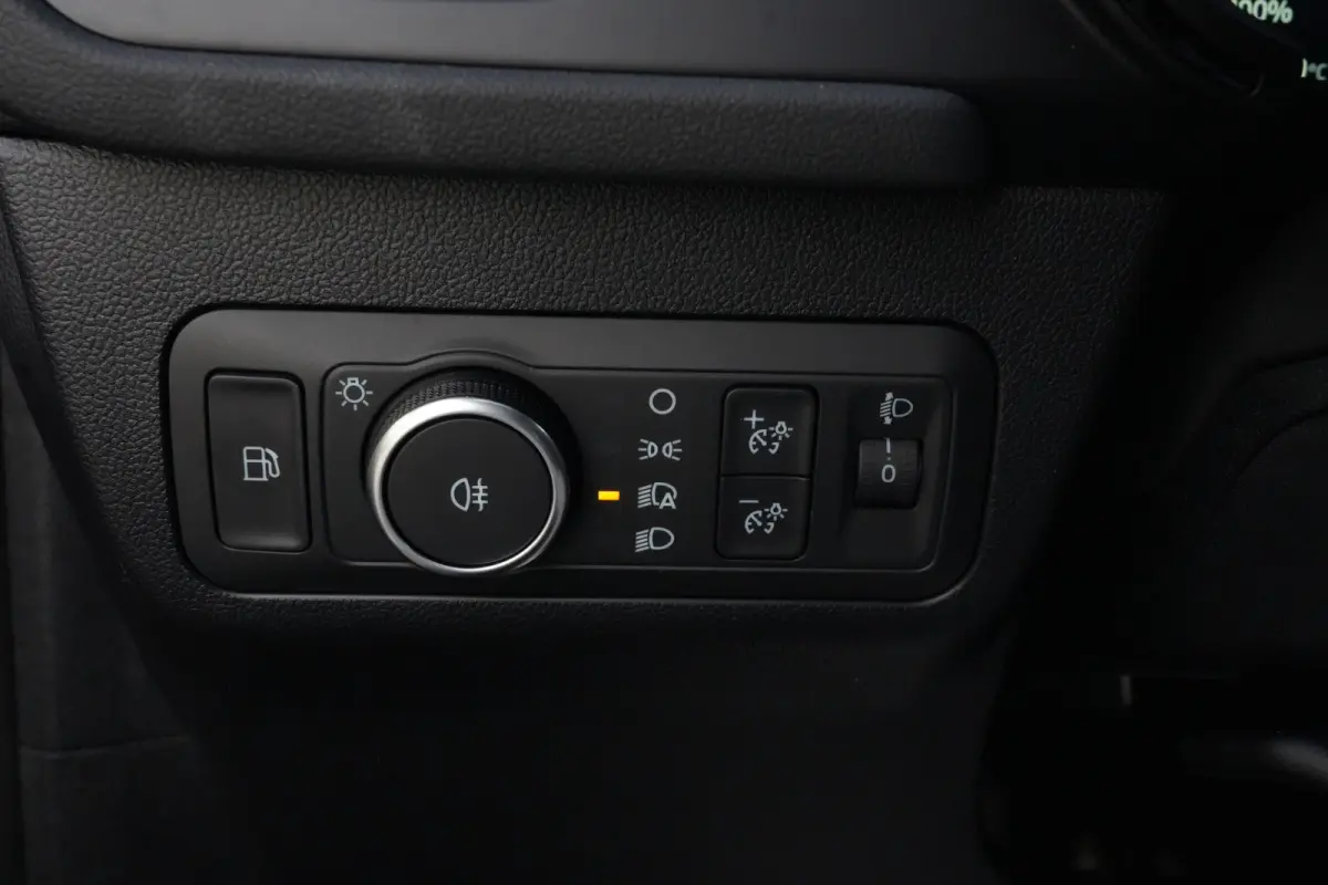 2.5 PHEV ST-Line | 243PK | Winterpakket | ACC | Camera | 2100KG | Kortom: een zeer complete, krachtige en moderne Kuga ST-Line met slechts 15 km, 243 pk, plug-in hybride techniek en maar lie