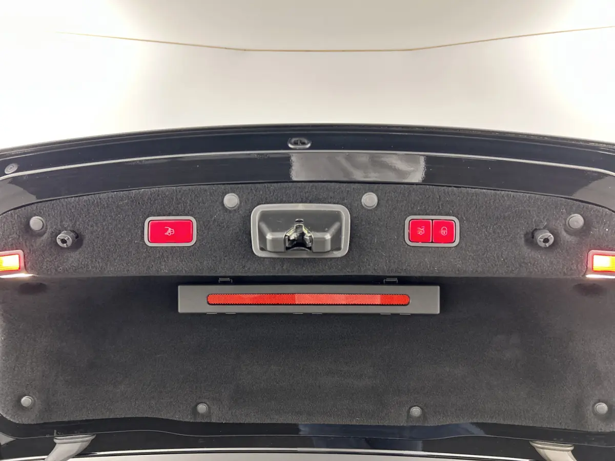 500 AMG Plus | Burmester | Luchtvering | HUD