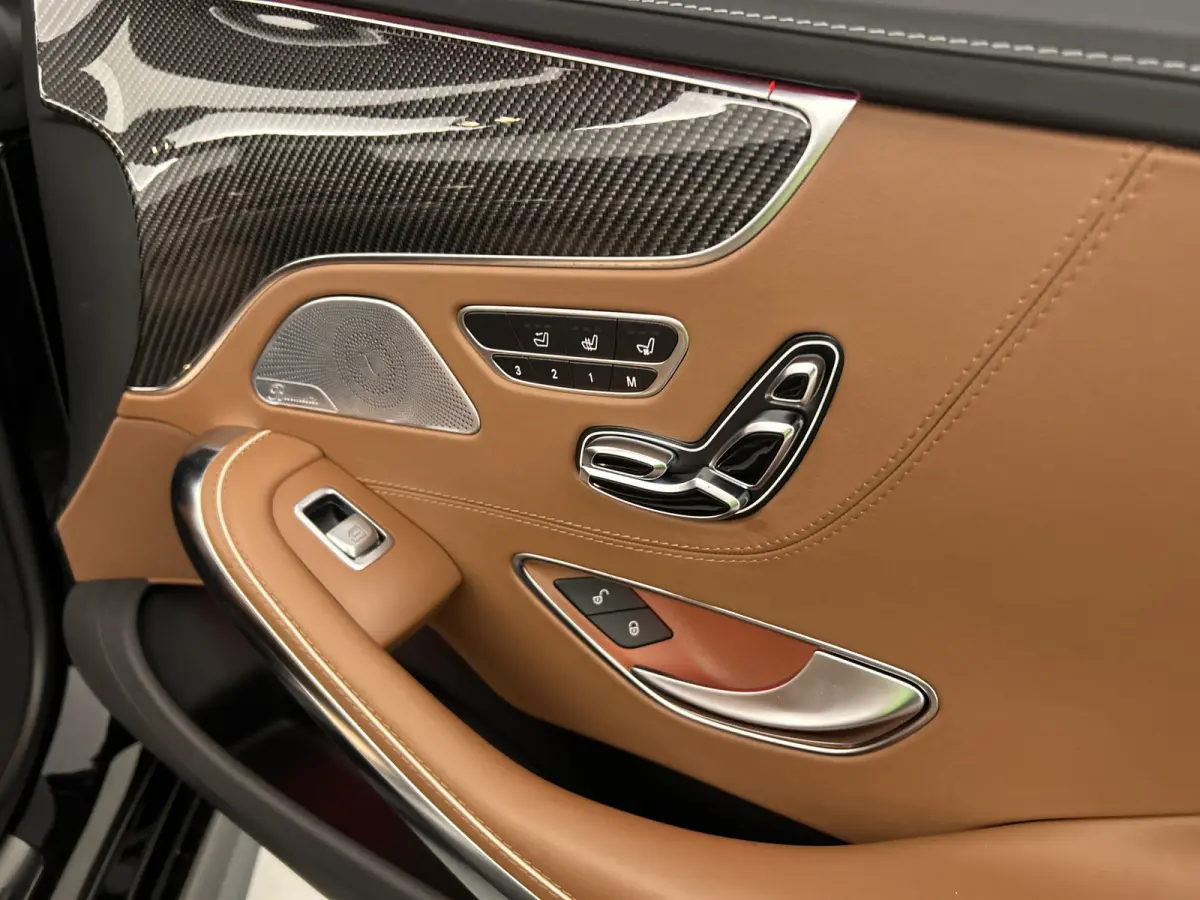 500 AMG Plus | Burmester | Luchtvering | HUD