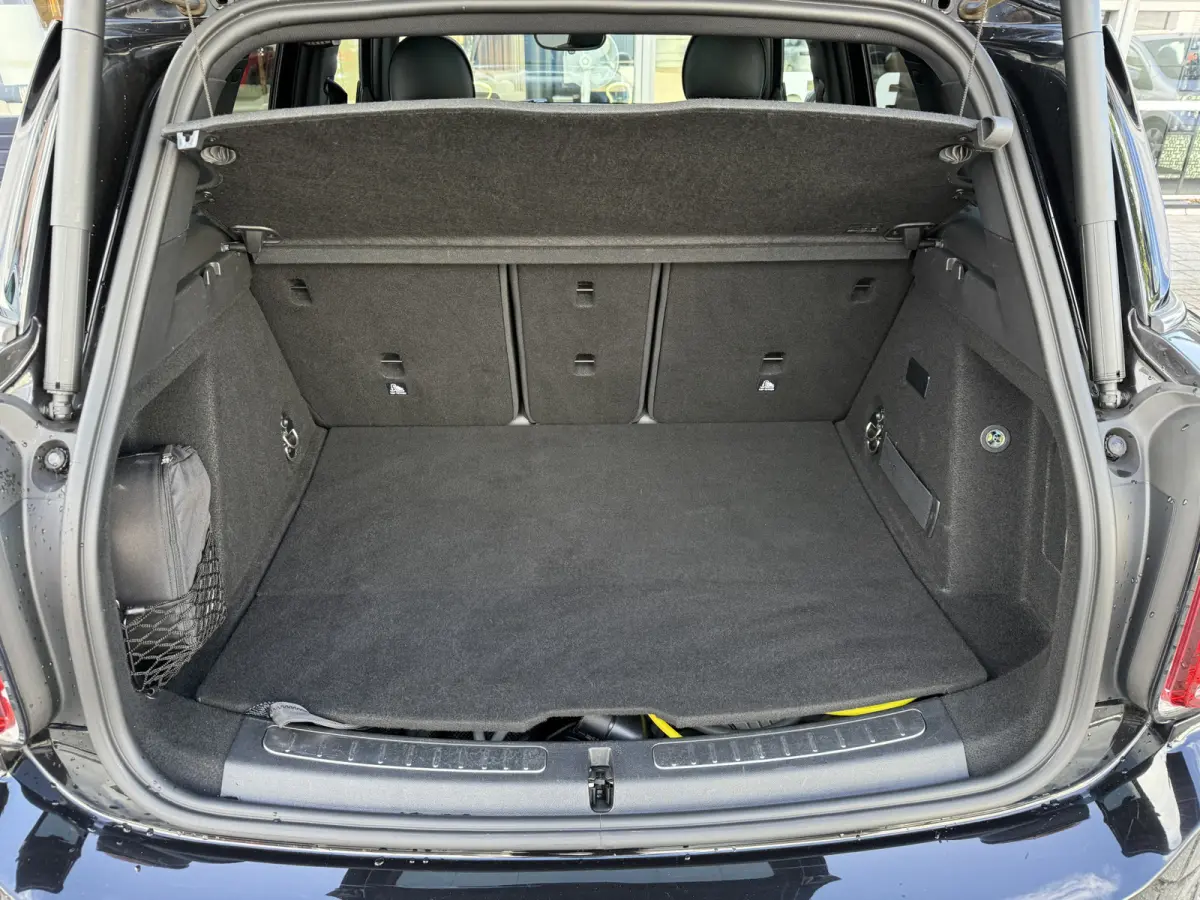 1.5 Cooper ALL4 YOURS Pano/Leder/Camera/Apple