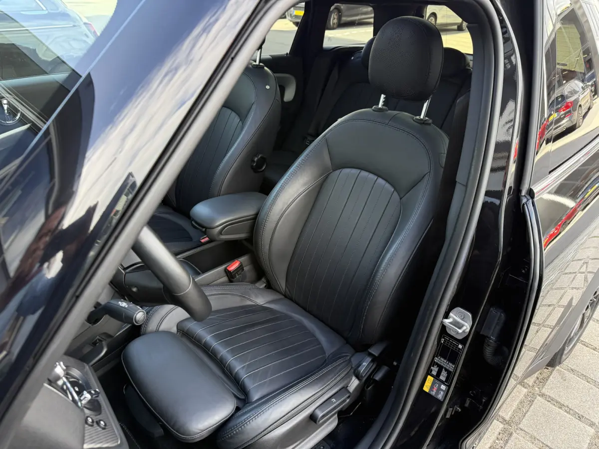 1.5 Cooper ALL4 YOURS Pano/Leder/Camera/Apple