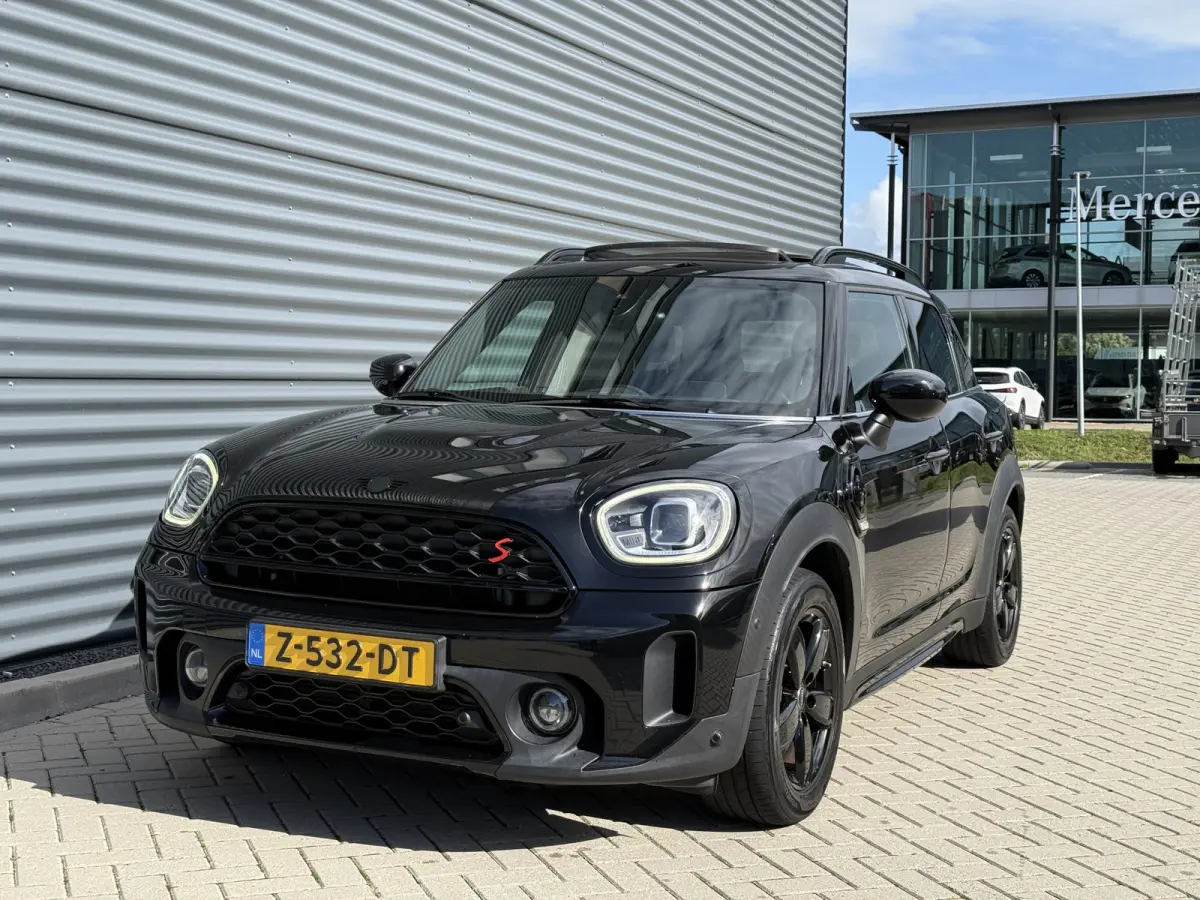 1.5 Cooper ALL4 YOURS Pano/Leder/Camera/Apple