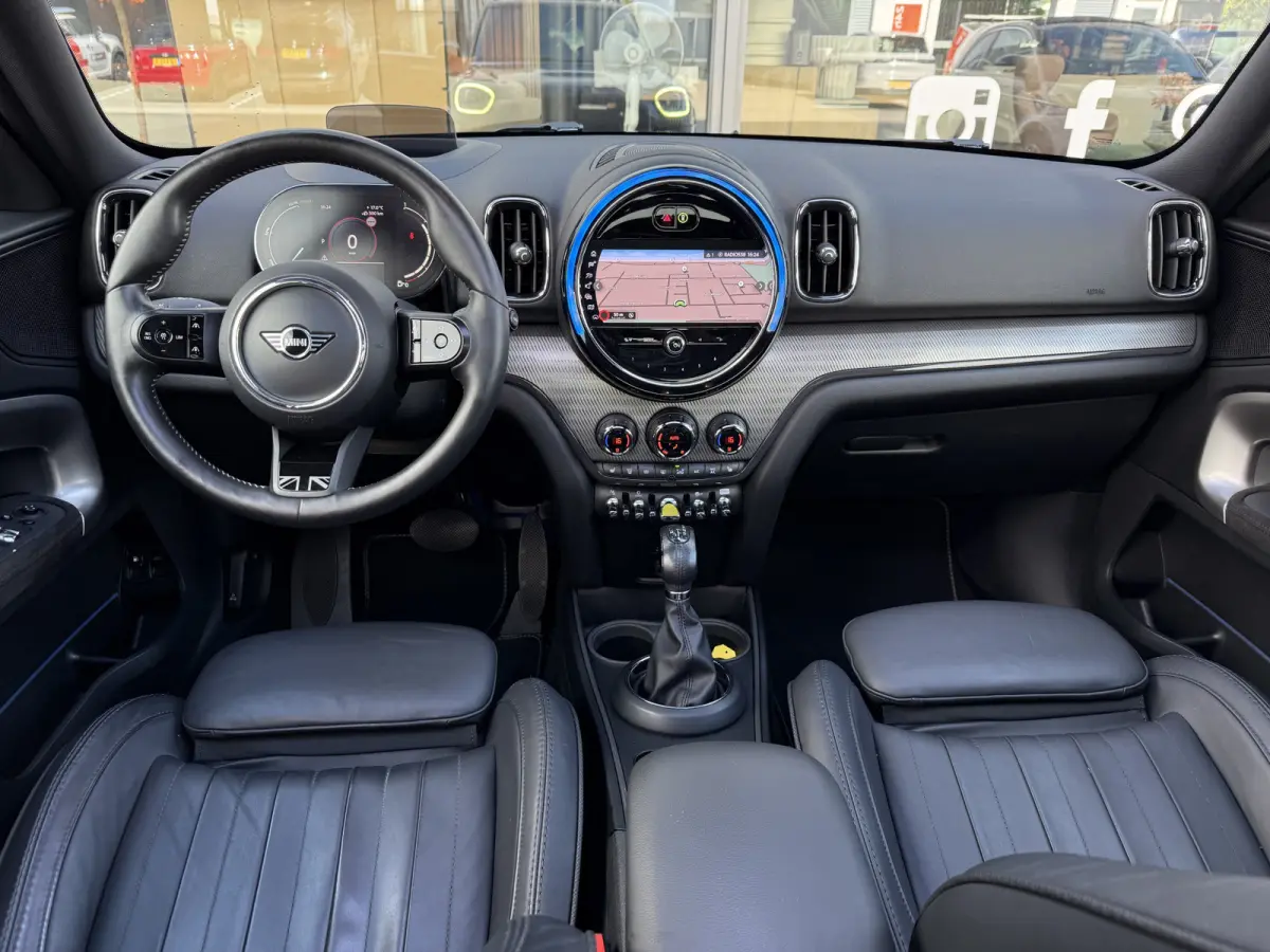 1.5 Cooper ALL4 YOURS Pano/Leder/Camera/Apple