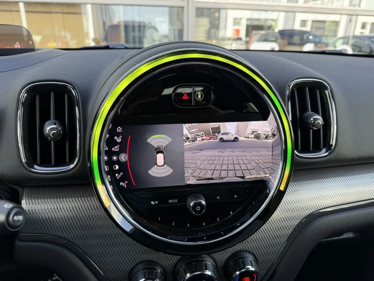 1.5 Cooper ALL4 YOURS Pano/Leder/Camera/Apple