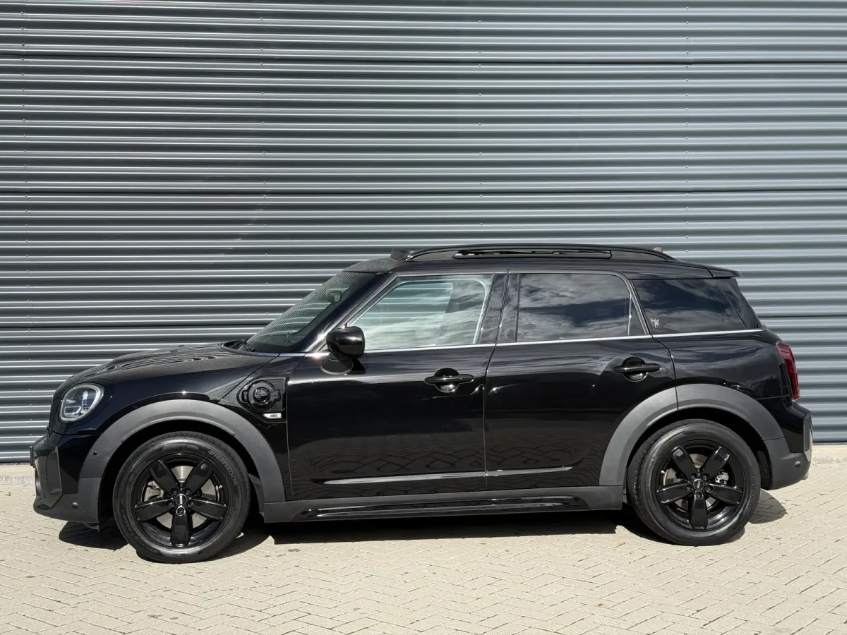 1.5 Cooper ALL4 YOURS Pano/Leder/Camera/Apple