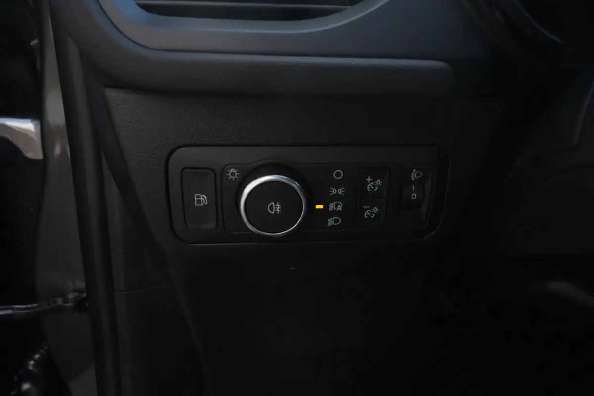 2.5 PHEV ST-Line | 243PK | Winterpakket | ACC | Camera | 2100KG | Kortom: een zeer complete, krachtige en moderne Kuga ST-Line met slechts 15 km, 243 pk, plug-in hybride techniek en maar lie