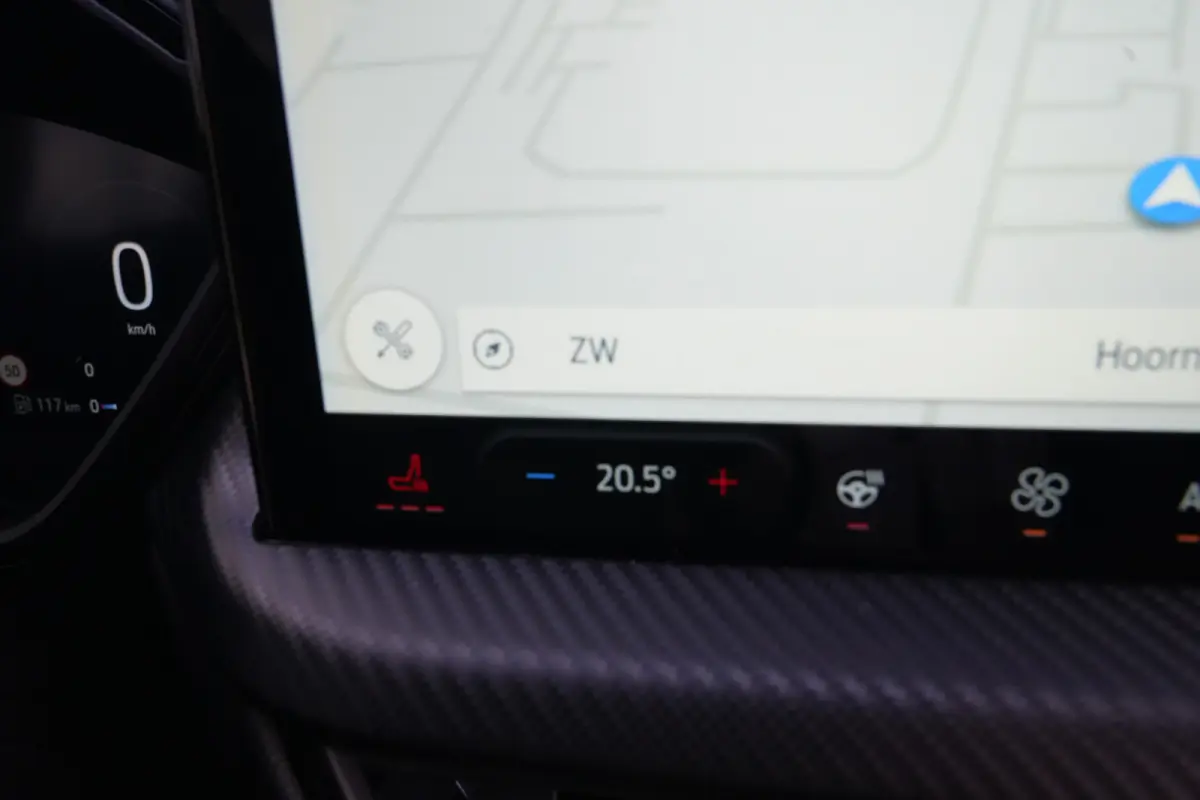 2.5 PHEV ST-Line | 243PK | Winterpakket | ACC | Camera | 2100KG | Kortom: een zeer complete, krachtige en moderne Kuga ST-Line met slechts 15 km, 243 pk, plug-in hybride techniek en maar lie