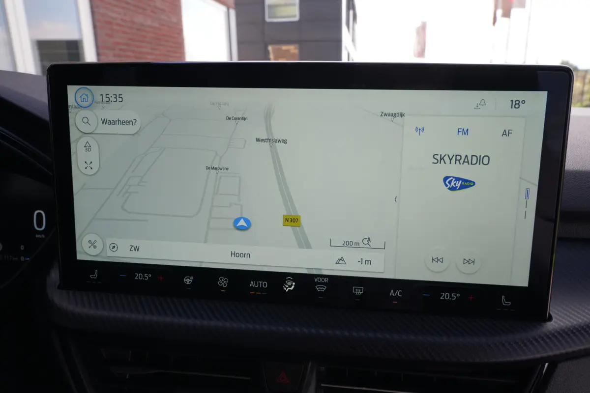 2.5 PHEV ST-Line | 243PK | Winterpakket | ACC | Camera | 2100KG | Kortom: een zeer complete, krachtige en moderne Kuga ST-Line met slechts 15 km, 243 pk, plug-in hybride techniek en maar lie