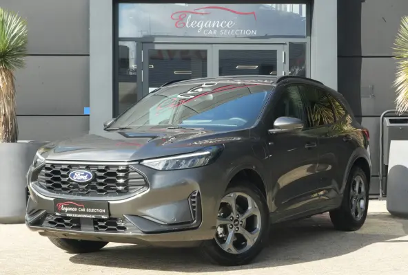 2.5 PHEV ST-Line | 243PK | Winterpakket | ACC | Camera | 2100KG | Kortom: een zeer complete, krachtige en moderne Kuga ST-Line met slechts 15 km, 243 pk, plug-in hybride techniek en maar lie