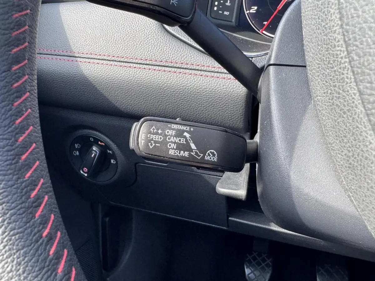 1.0 TSI FR Business Intense VitualCockpit/AdaptCruise/Carplay/Camera/Keyless/Stoelverwarming/17"