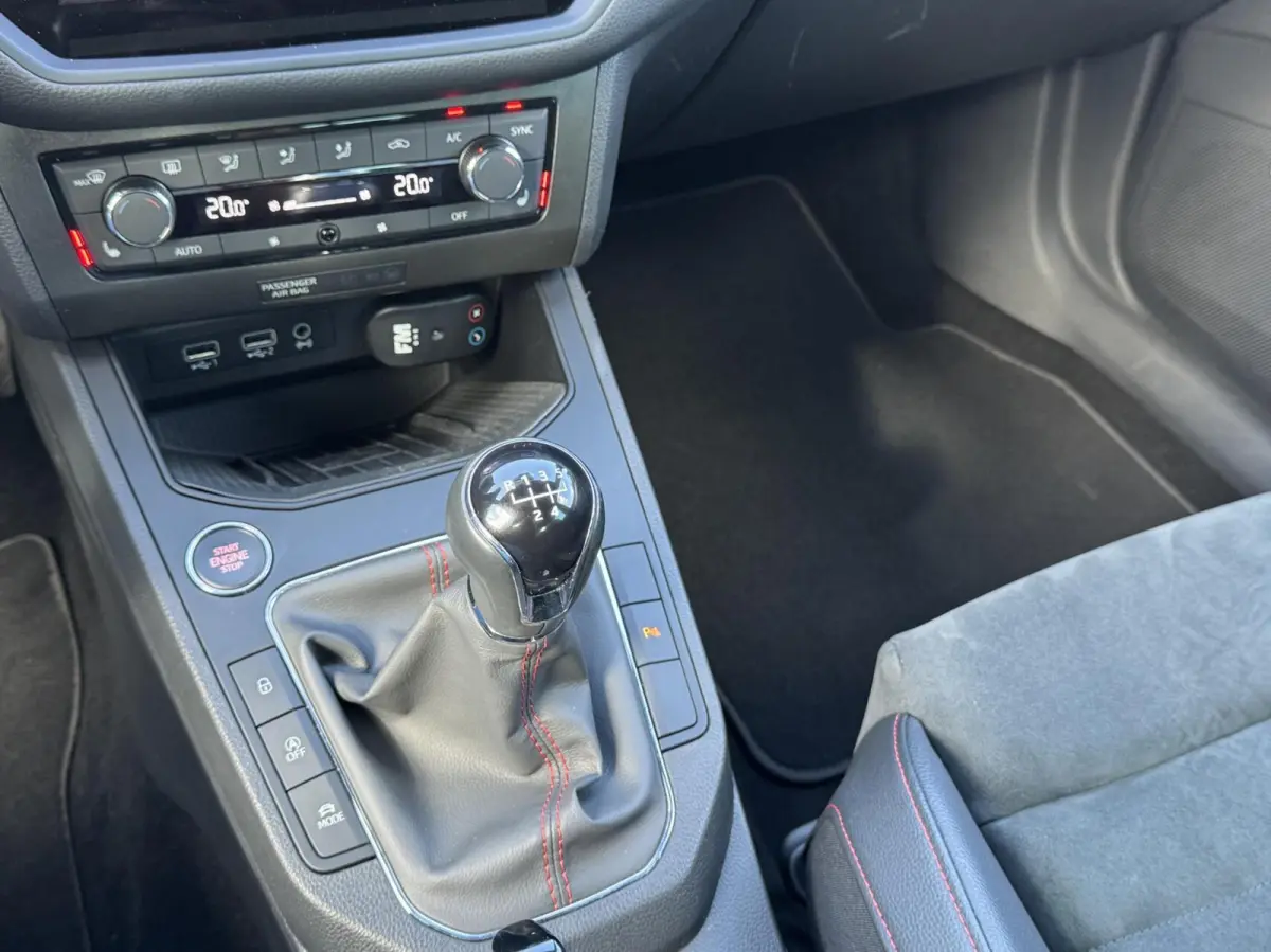 1.0 TSI FR Business Intense VitualCockpit/AdaptCruise/Carplay/Camera/Keyless/Stoelverwarming/17"