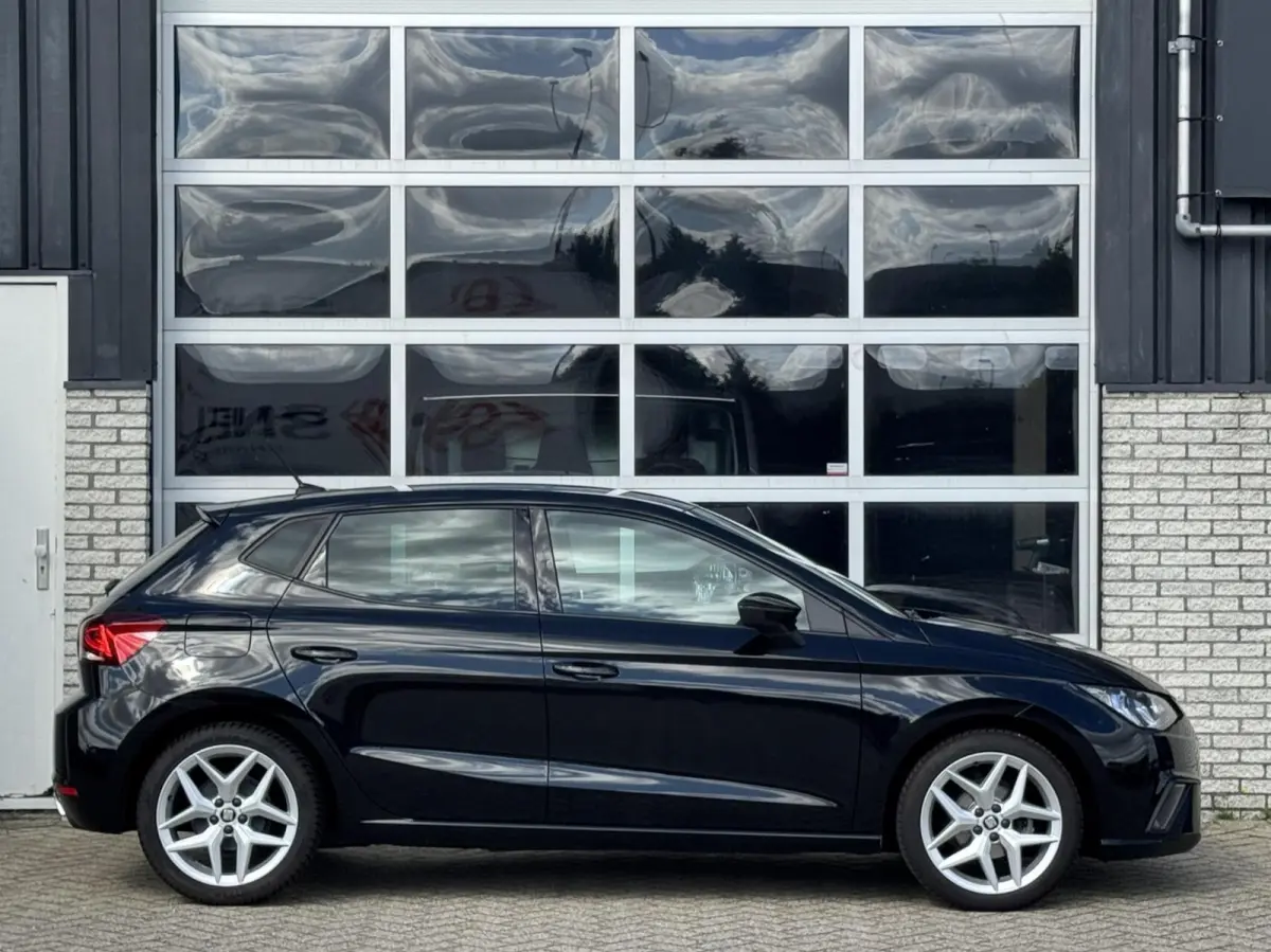 1.0 TSI FR Business Intense VitualCockpit/AdaptCruise/Carplay/Camera/Keyless/Stoelverwarming/17"