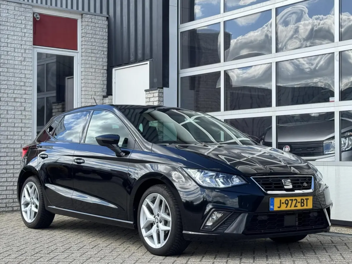 1.0 TSI FR Business Intense VitualCockpit/AdaptCruise/Carplay/Camera/Keyless/Stoelverwarming/17"