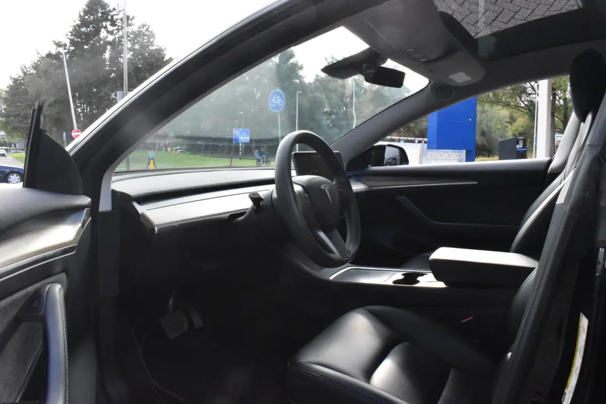 Long Range AWD 75 kWh Panorama | Leder | 12 mnd BOVAG garantie | Whatsapp 06-53188999