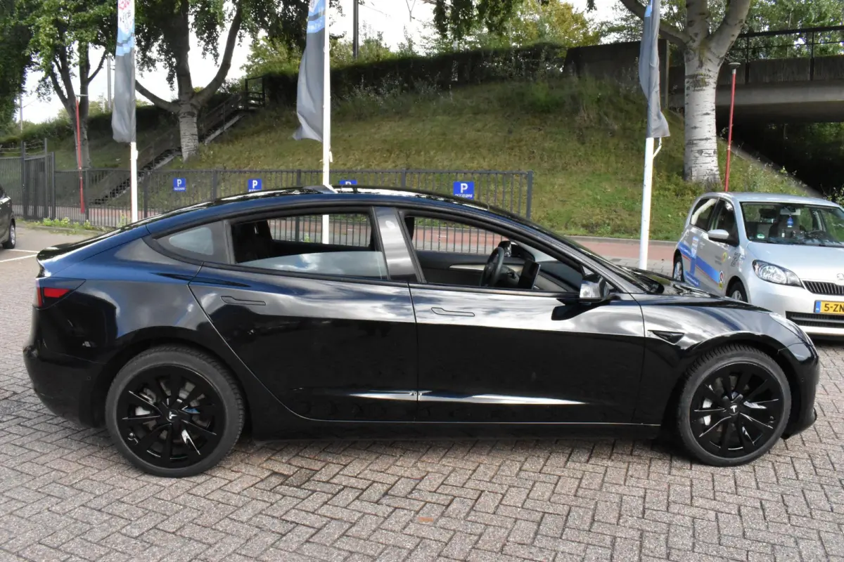 Long Range AWD 75 kWh Panorama | Leder | 12 mnd BOVAG garantie | Whatsapp 06-53188999