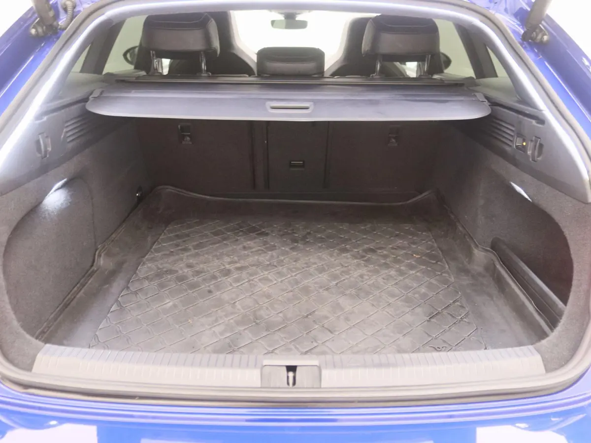 1.4 TSI eHybrid Elegance Business+ | Panoramadak | Leder | Apple Carplay/Android Auto | Memory | Stoelverwarming voor + achter |