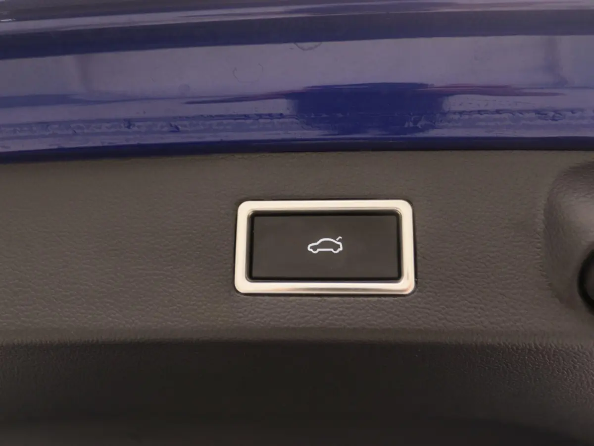 1.4 TSI eHybrid Elegance Business+ | Panoramadak | Leder | Apple Carplay/Android Auto | Memory | Stoelverwarming voor + achter |
