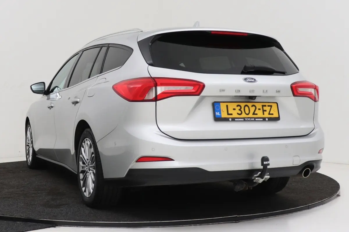 1.0 EcoBoost Titanium | Trekhaak | Adap. Cruise | Camera | CarPlay | LED | Winter Pack |