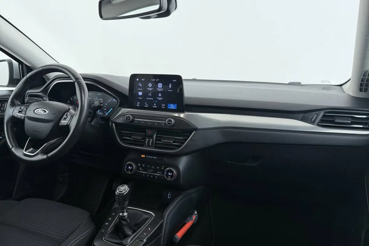 1.0 EcoBoost Titanium | Trekhaak | Adap. Cruise | Camera | CarPlay | LED | Winter Pack |