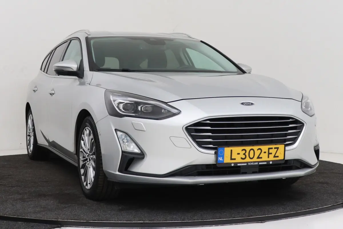 1.0 EcoBoost Titanium | Trekhaak | Adap. Cruise | Camera | CarPlay | LED | Winter Pack |