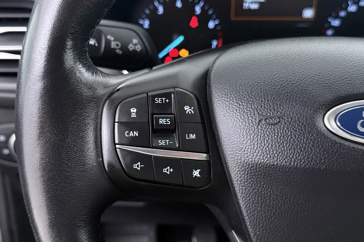 1.0 EcoBoost Titanium | Trekhaak | Adap. Cruise | Camera | CarPlay | LED | Winter Pack |