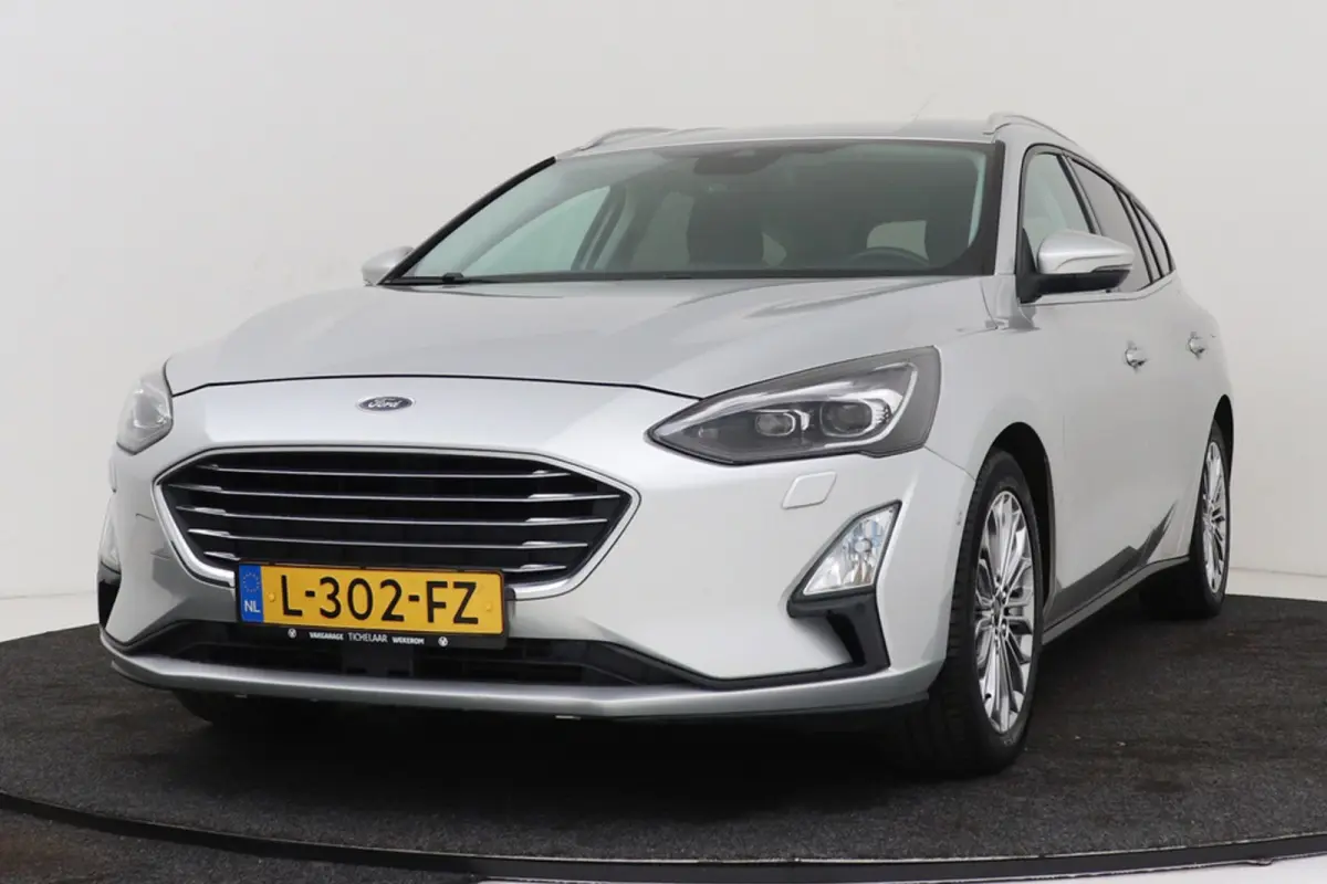 1.0 EcoBoost Titanium | Trekhaak | Adap. Cruise | Camera | CarPlay | LED | Winter Pack |