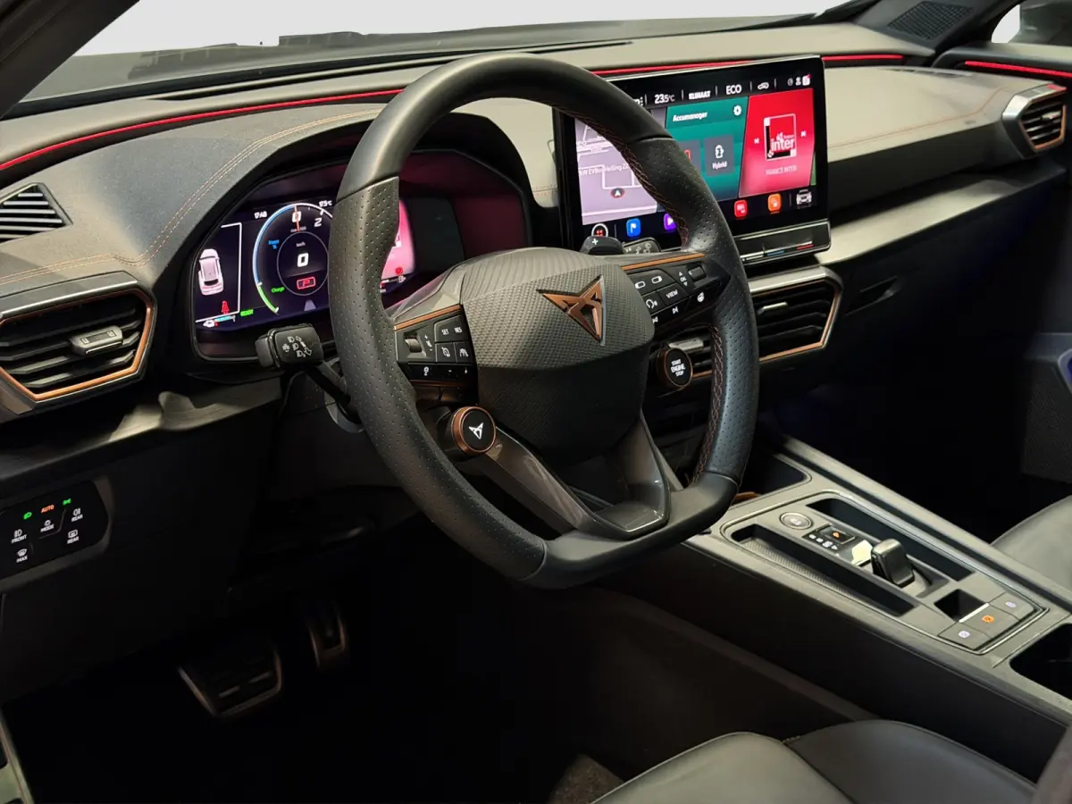 1.4 TSI e-Hybrid VZ Copper|Pano|Memory|EL.Trekh|DCC|Leder|Matrix LED