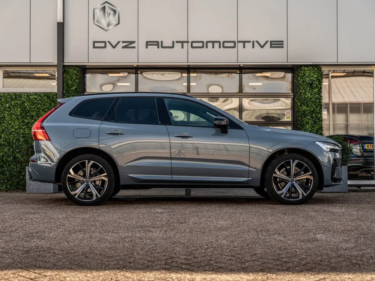2.0 T8 Plug-in hybrid AWD Plus Black Edition | SOH 100%