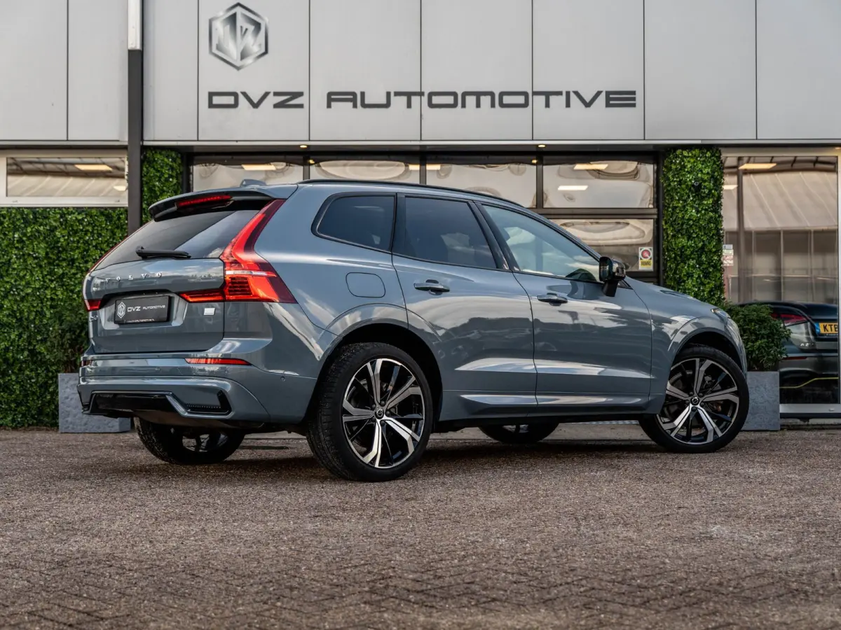 2.0 T8 Plug-in hybrid AWD Plus Black Edition | SOH 100%